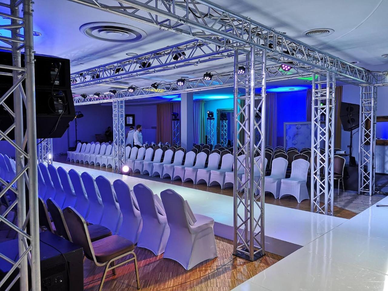 Hotel Aspel Краков Экстерьер фото