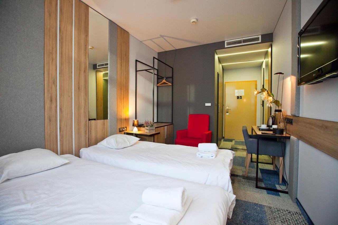 Hotel Aspel Краков Экстерьер фото