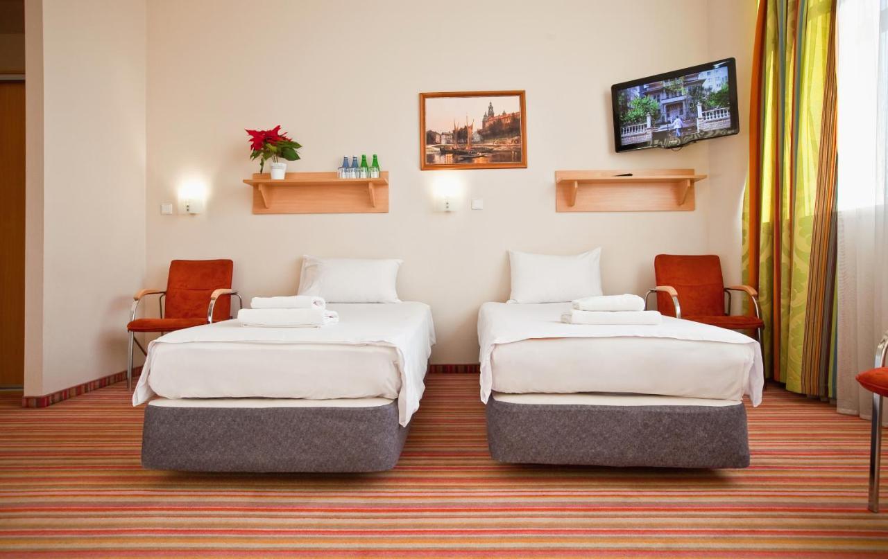 Hotel Aspel Краков Экстерьер фото