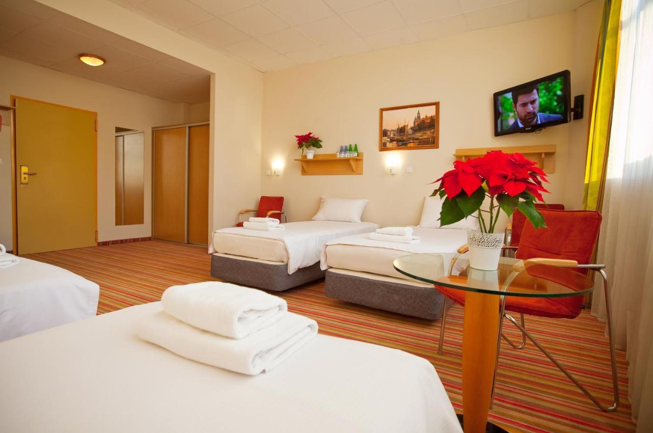 Hotel Aspel Краков Экстерьер фото