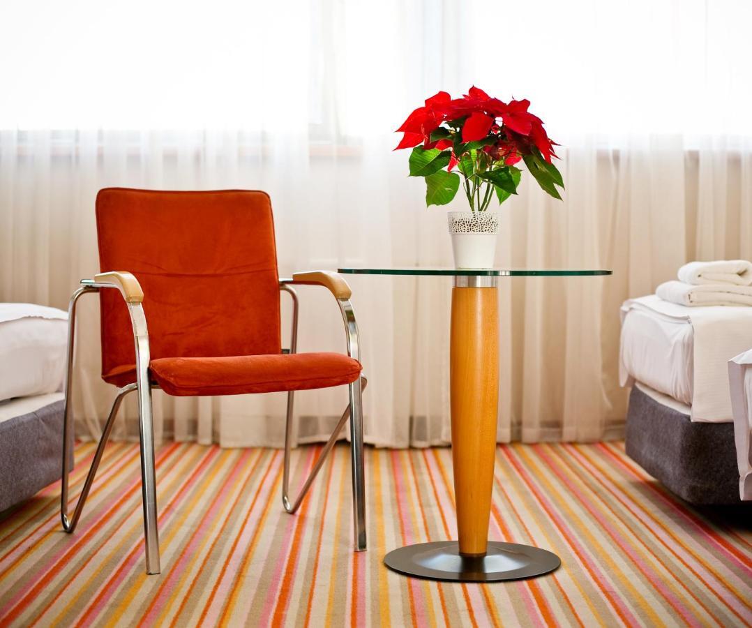 Hotel Aspel Краков Экстерьер фото