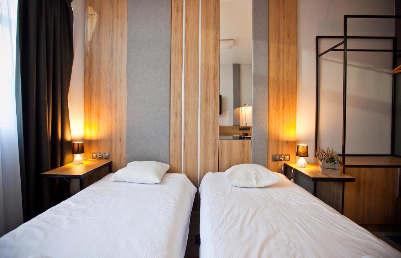 Hotel Aspel Краков Экстерьер фото